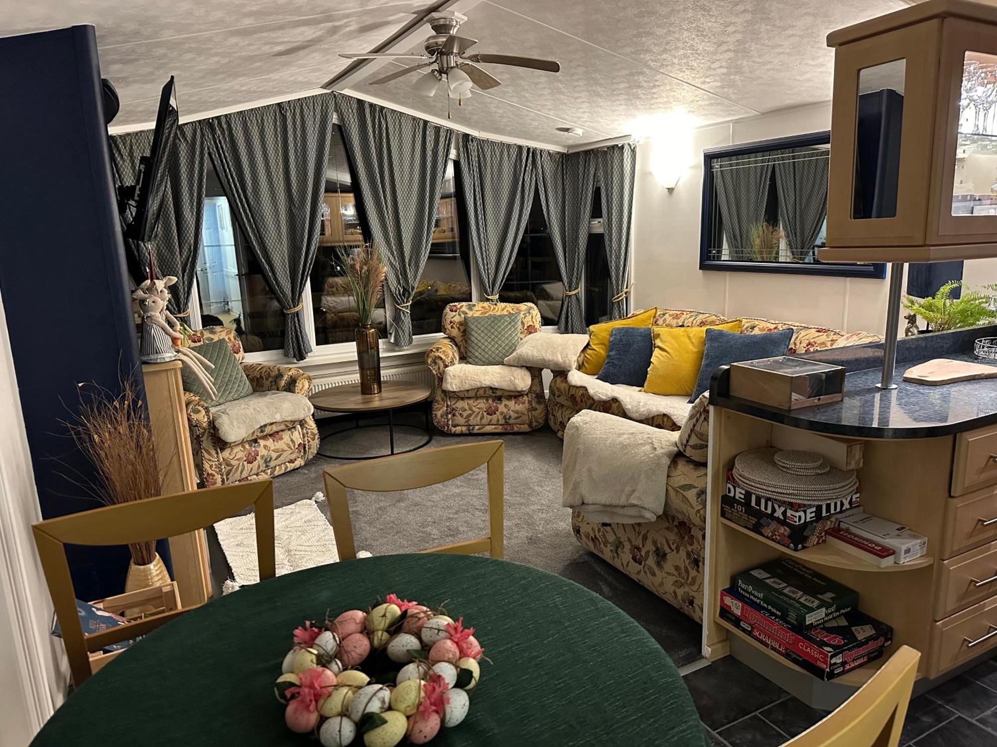 Caravan Rabbit House No 81 At Three Lochs Holiday Park Ньютон Стюарт Экстерьер фото